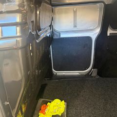 Nissan NV 200 2017-thumb-2