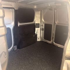 Nissan NV 200 2017-thumb-4