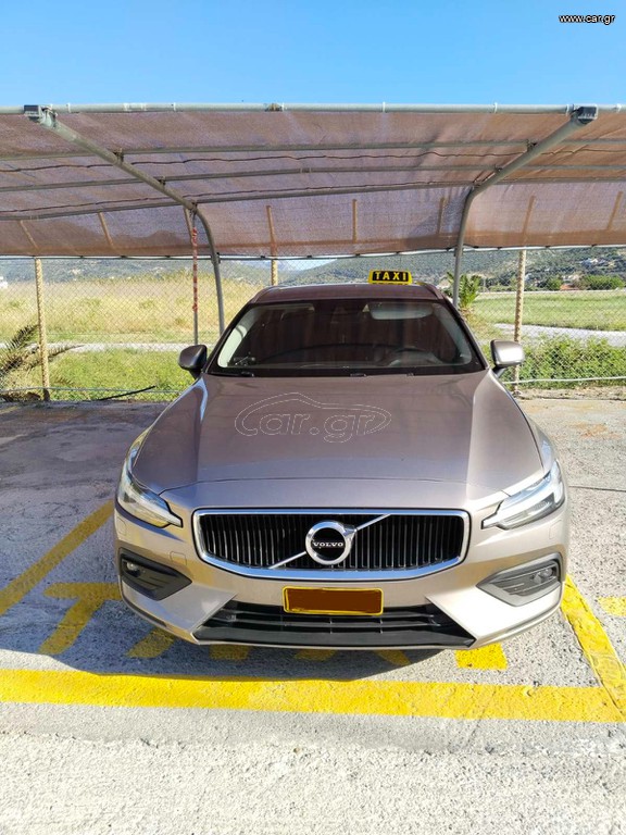 Volvo V60 2019 cross Country
