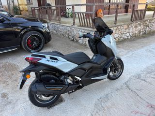 Yamaha XMAX 300 Tech Max 2025 ΜΕ ΑΝΑΛΥΣΗ ΦΠΑ New Nardo Grey /Ηλεκτρικο ανεμοθωρακα-thumb-4