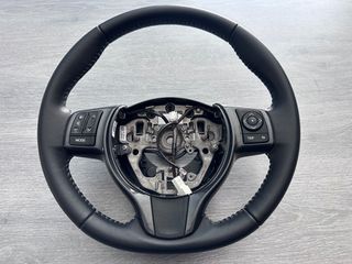 Δερμάτινο Τιμόνι Πολλαπλών Χρήσεων Toyota Yaris XP130 45100-0D49024