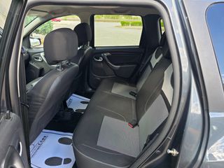 Dacia Duster 2017 4X4 DIESEL-thumb-13
