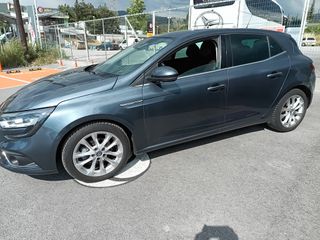 Renault Megane 2017-thumb-2