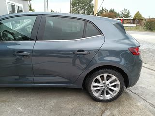Renault Megane 2017-thumb-44