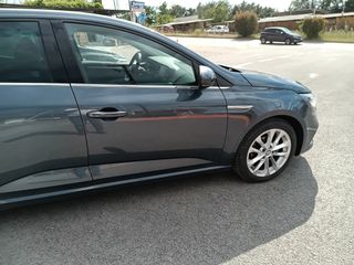 Renault Megane 2017-thumb-11