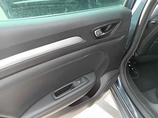 Renault Megane 2017-thumb-21