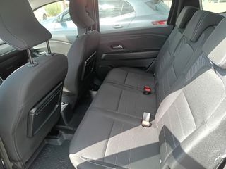 Dacia Jogger 2022 TCe EXTREME 110HP-thumb-15