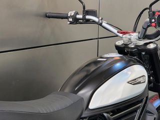 Ducati Scrambler 2020 ICON DARK-thumb-24