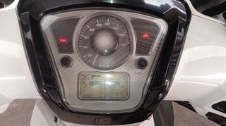 Kymco People GTi 2011-thumb-5