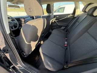Volkswagen Polo 2021-thumb-32