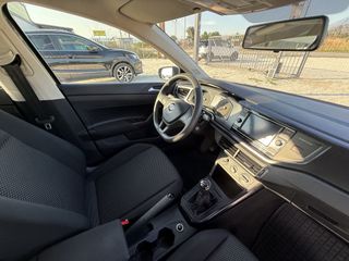 Volkswagen Polo 2021-thumb-21