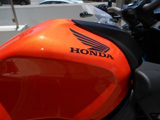 Honda CB 650 2026 R 2025 E-CLUTCH // ΕΤΟΙΜΟΠΑΡΑΔΟΤΟ-thumb-4