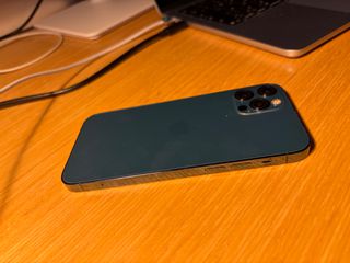 iPhone 12 pro-thumb-3