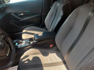 Peugeot 2008 2021 PureTech 130 S&S EAT8 Allure Plu 1.2-thumb-10