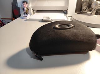 Oakley-thumb-1