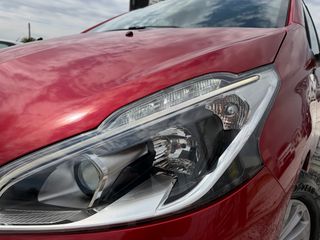 Peugeot 208 2019 PureTech LED-thumb-16