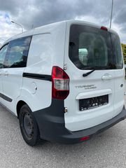 Ford Transit Courier 2017-thumb-3