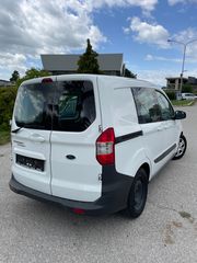 Ford Transit Courier 2017-thumb-4