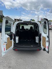 Ford Transit Courier 2017-thumb-11