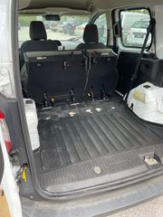Ford Transit Courier 2017-thumb-12