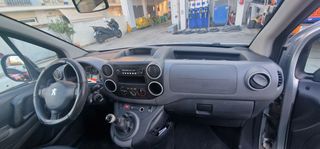 Peugeot Partner Tepee 2011-thumb-6