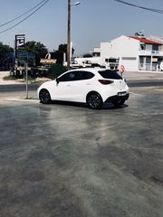 Mazda 2 2015-thumb-1