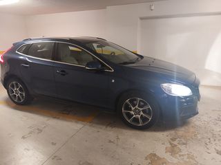 Volvo V40 Cross Country 2015 V40 D2 CROSS COUNTRY OCEAN RACE