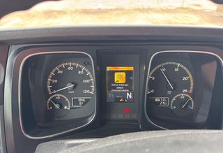 Mercedes-Benz 2015 1845-thumb-7