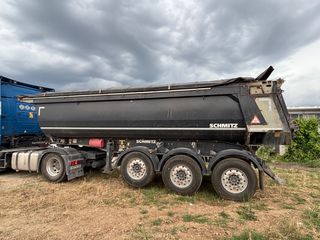 Mercedes-Benz 2015 1845-thumb-12