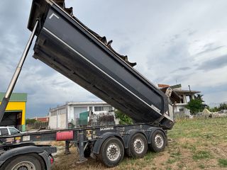 Mercedes-Benz 2015 1845-thumb-13