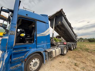 Mercedes-Benz 2015 1845-thumb-15