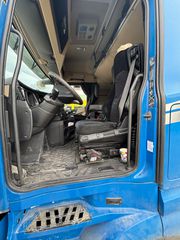 Mercedes-Benz 2015 1845-thumb-18