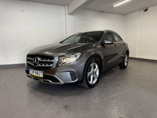 Mercedes-Benz GLA 180 2019 D Ελληνικό Urban Αυτόματο Από service