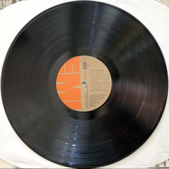 THE BEATLES - REVOLVER-thumb-3