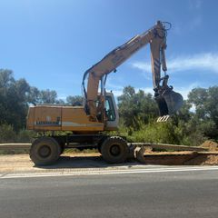 Εκσκαφέας Με Λάστιχα Liebherr 2001 904