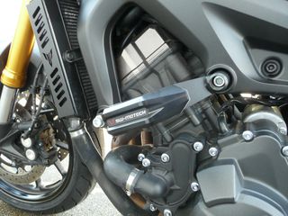 Yamaha MT-09 2016-thumb-12
