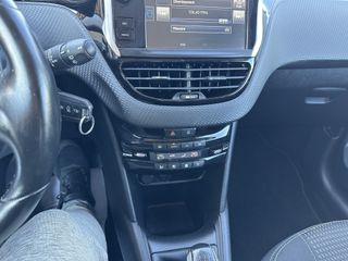 Peugeot 208 2016-thumb-67
