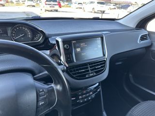 Peugeot 208 2016-thumb-71
