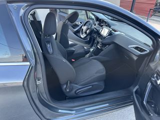 Peugeot 208 2016-thumb-43