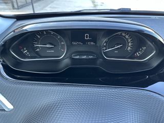 Peugeot 208 2016-thumb-16