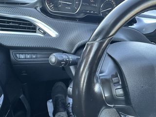 Peugeot 208 2016-thumb-26