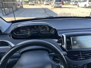 Peugeot 208 2016-thumb-27