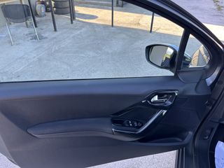 Peugeot 208 2016-thumb-30