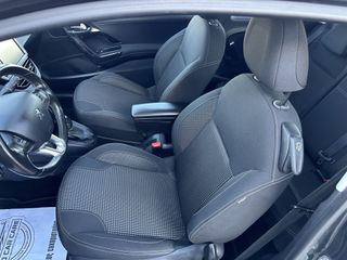 Peugeot 208 2016-thumb-31