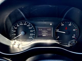 Mercedes-Benz Vito 2018 L2H1-thumb-13