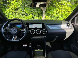 Mercedes-Benz GLA 200 2024 AMG - PREMIUM PANO - NAVI - LED - FULL EXTRA-thumb-14