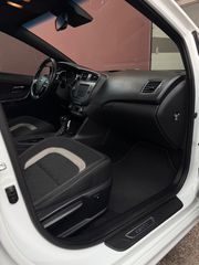 Kia Ceed / cee'd 2017 GT LINE-thumb-16