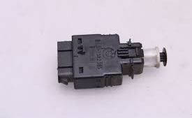 Διακόπτης των φώτων φρένων (4επαφές) BMW E30, E34, E36 61318360417, 61311382385