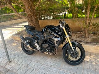Suzuki GSR 750 2011