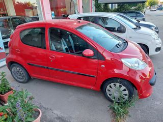 Peugeot 107 2008-thumb-2